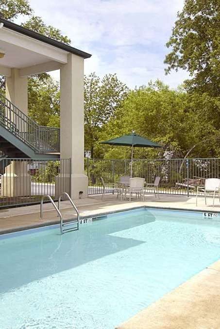 Hotel Super 8 by Wyndham Ft. Oglethorpe GA/Chatt TN Area photo 3