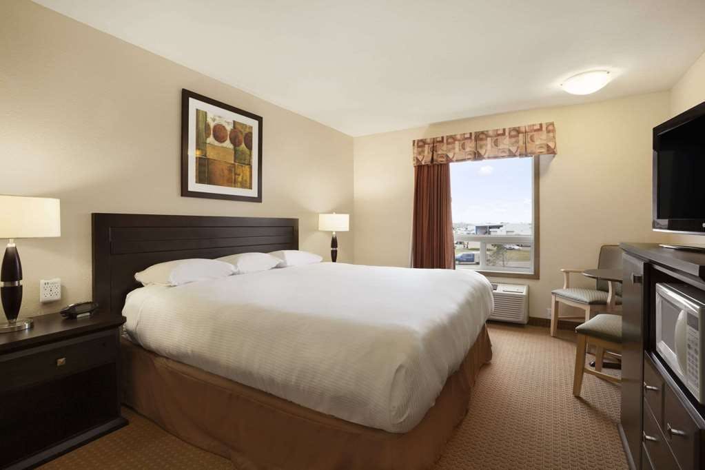 Hotel Super 8 Edmonton Intl Arpt photo 4