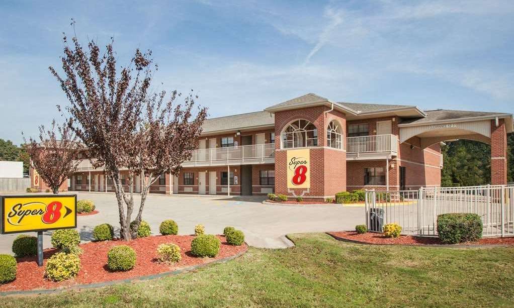 Super 8 Cabot AR