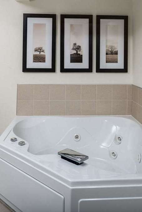 Hotel AmericInn by Wyndham Belle Fourche photo 3