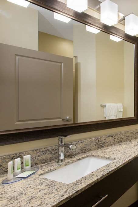 Hotel AmericInn by Wyndham Sioux Falls North photo 5