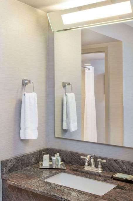 Hotel Wyndham Garden Elk Grove Village/O'Hare photo 4