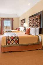 Hotel Super 8 by Wyndham Hidalgo/McAllen Area photo 2