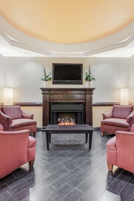 Hotel Super 8 by Wyndham Hidalgo/McAllen Area photo 4