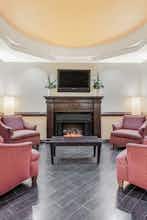 Hotel Super 8 by Wyndham Hidalgo/McAllen Area photo 4