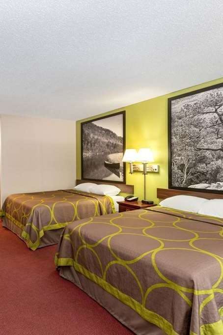 Hotel Super 8 by Wyndham Eureka Springs photo 2