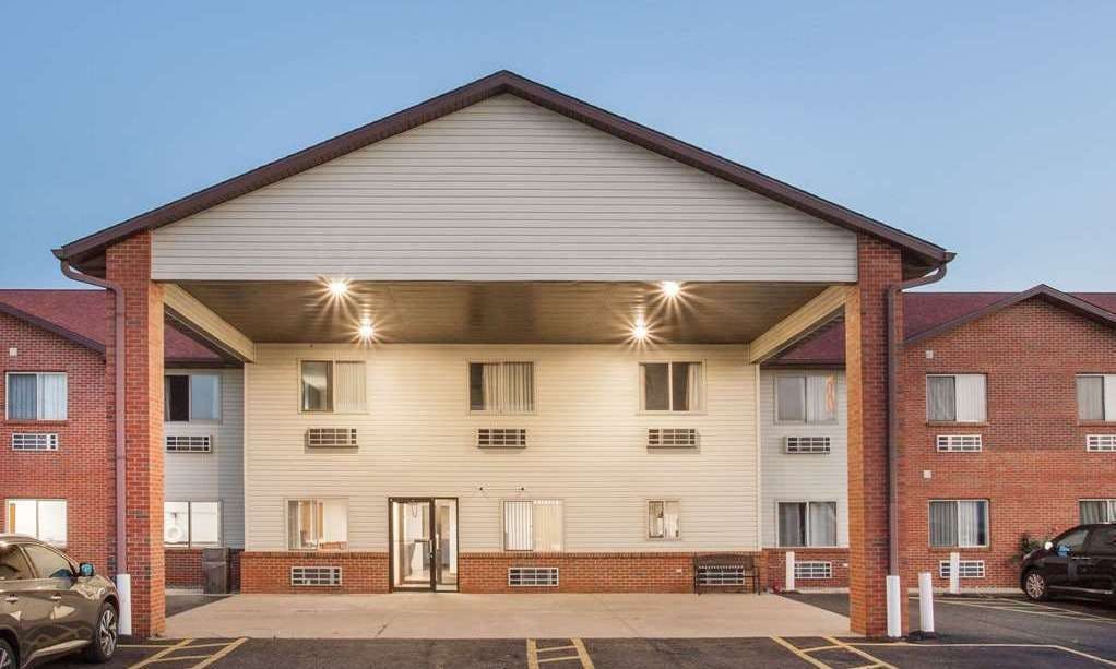 Super 8 by Wyndham Monmouth IL