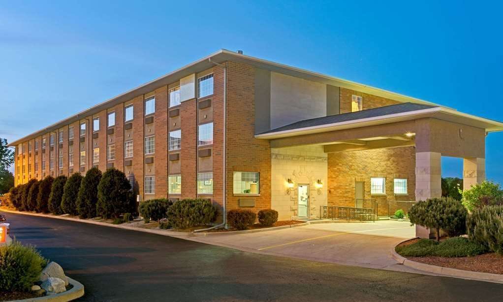 Super 8 by Wyndham Gurnee