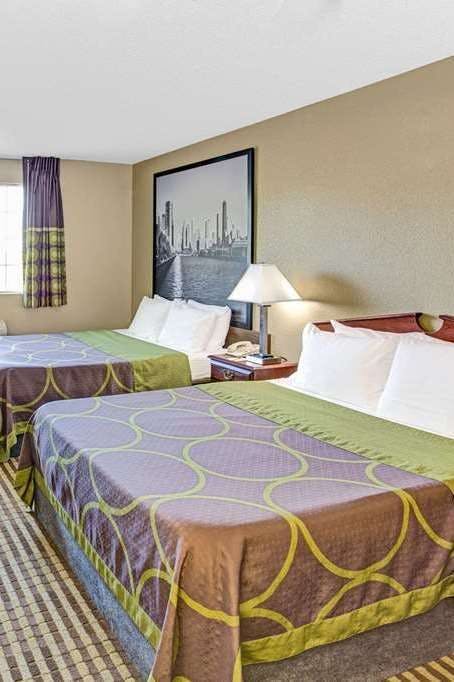Hotel Super 8 by Wyndham Gurnee photo 3