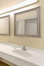 Hotel Super 8 by Wyndham Gurnee photo 5