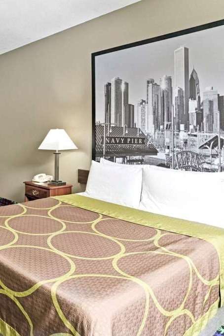 Hotel Super 8 by Wyndham Gurnee photo 2