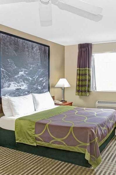 Hotel Super 8 by Wyndham Gurnee photo 1