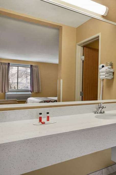 Hotel Super 8 S Jordan Sandy SLC photo 4