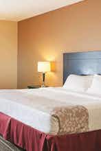 Hotel LQ Inn Ste Slidell North Shore photo 2