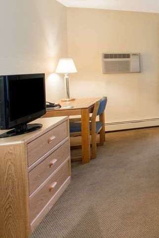 Hotel Days Inn by Wyndham Sioux Falls Empire photo 3