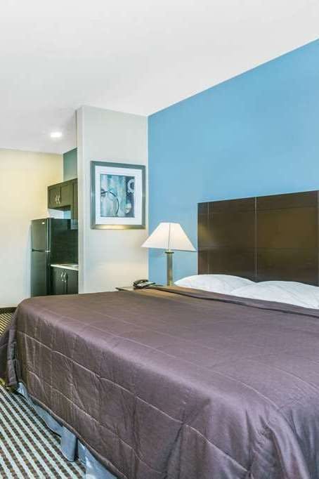 Hotel Super 8 by Wyndham Center photo 1