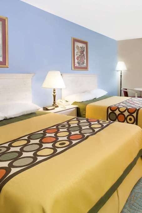 Hotel Super 8 by Wyndham Freeport photo 3