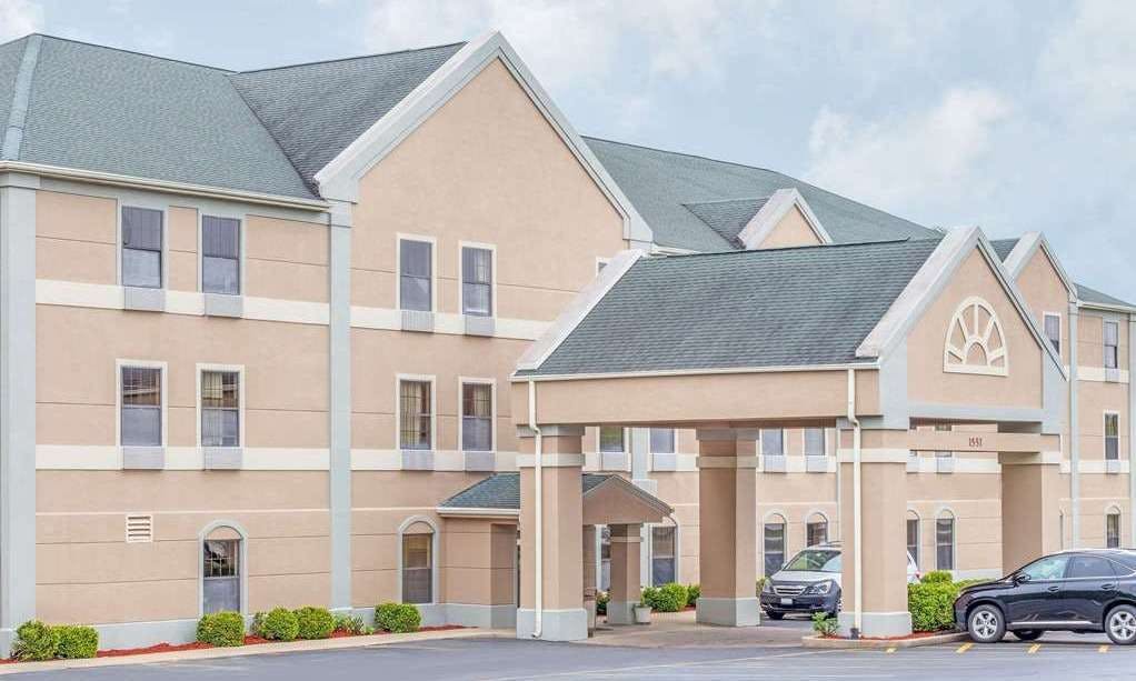 Super 8 by Wyndham Freeport