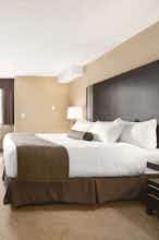 Hotel Days Inn Calgary Northwest photo 2