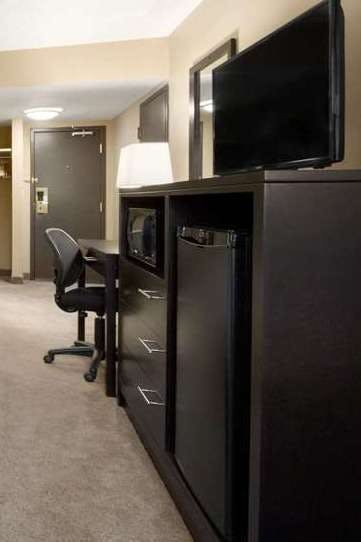 Hotel Days Inn by Wyndham Calgary Northwest photo 4
