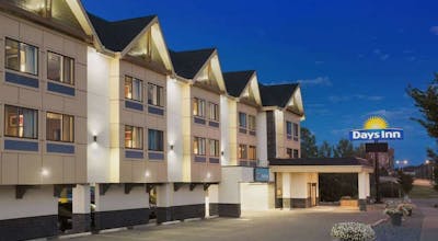 Days Inn by Wyndham Calgary Northwest