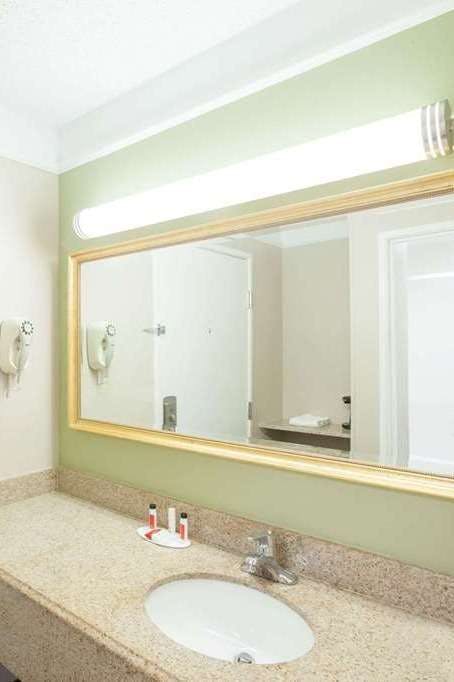 Hotel Baymont by Wyndham Texarkana photo 4