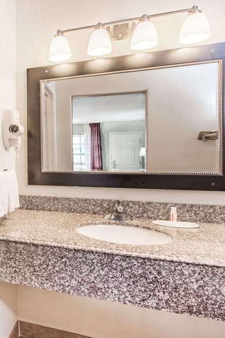 Hotel Days Inn by Wyndham McAllen photo 4