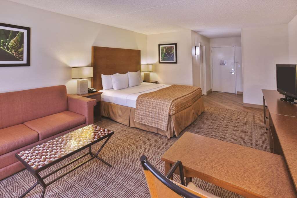 Hotel La Quinta Inn & Suites by Wyndham Danbury photo 5