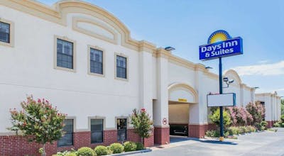 Days Inn & Suites by Wyndham Big Spring