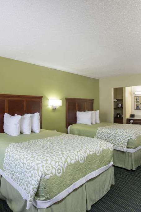 Hotel Days Inn & Suites by Wyndham Big Spring photo 3