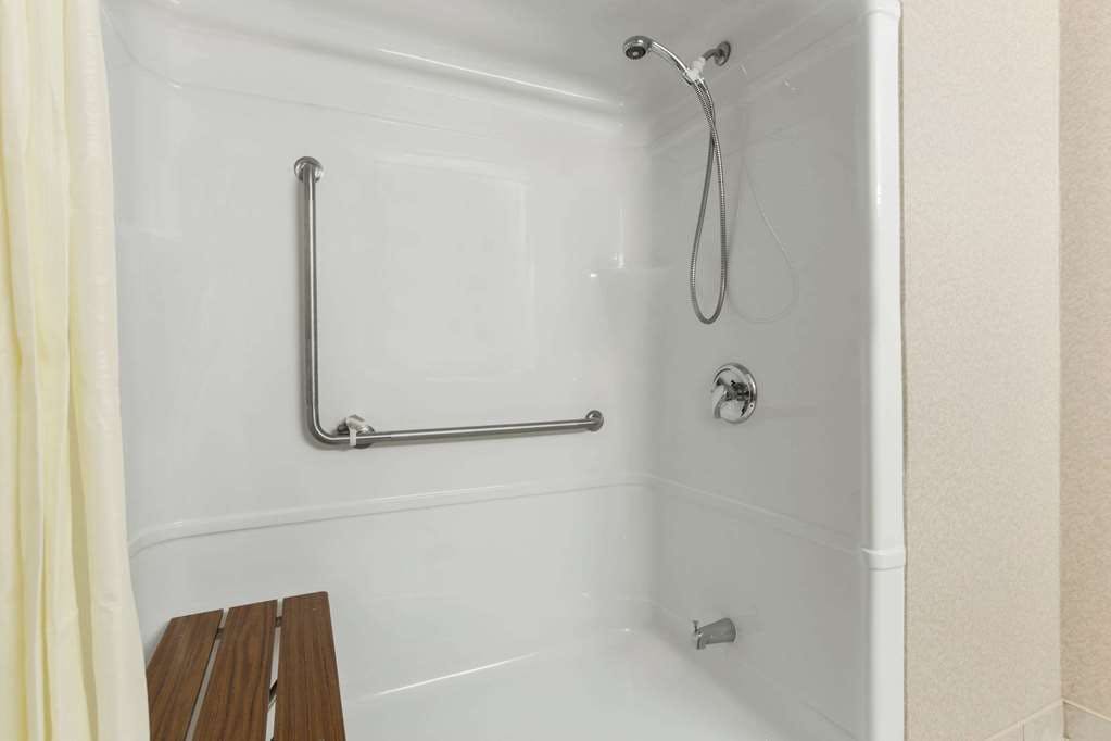 Hotel Days Inn by Wyndham Niagara Falls Centre St. By the Falls photo 4