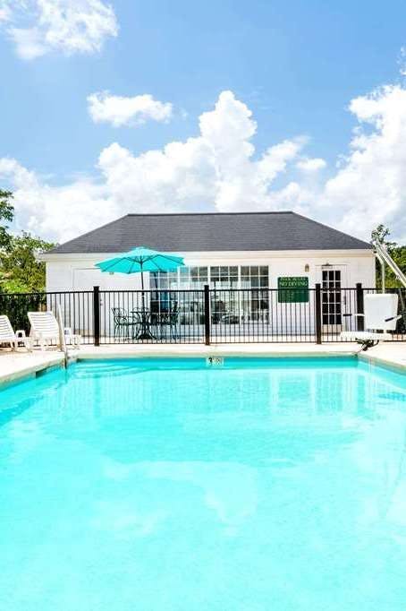 Hotel Baymont by Wyndham Grenada photo 4