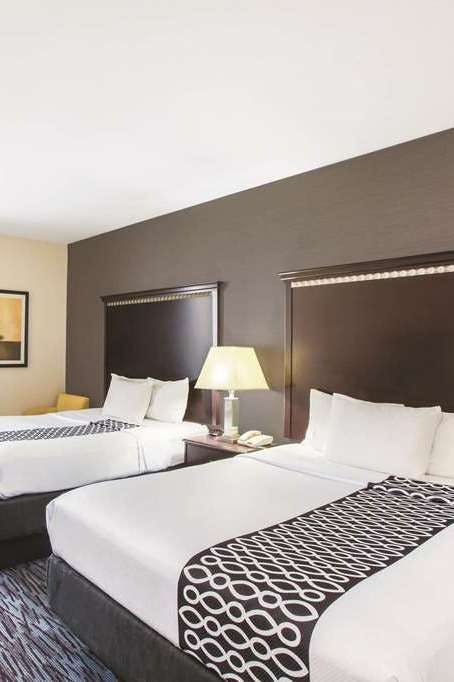 Hotel La Quinta Inn & Suites by Wyndham Allen at The Village photo 2