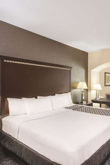 Hotel La Quinta Inn & Suites by Wyndham Allen at The Village photo 1