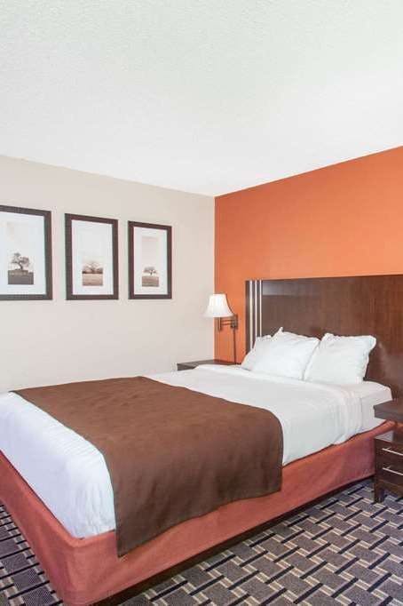 Hotel AmericInn by Wyndham Cloquet photo 2