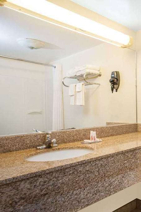 Hotel Days Inn by Wyndham Aberdeen photo 5