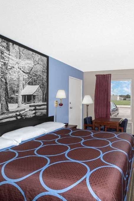 Hotel Super 8 by Wyndham Whiteville photo 2