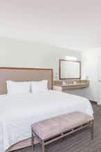 Hotel Hawthorn Suites by Wyndham Victorville photo 1