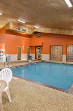 Hotel Super 8 by Wyndham Brookings photo 5
