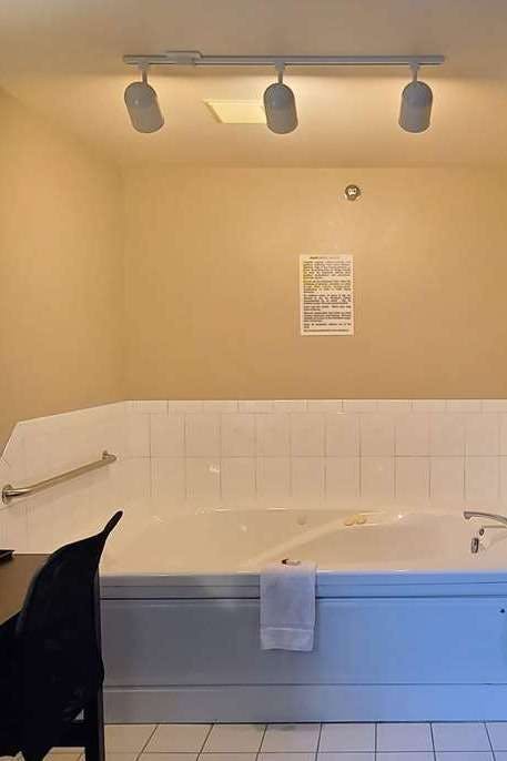 Hotel Super 8 by Wyndham Brookings photo 3