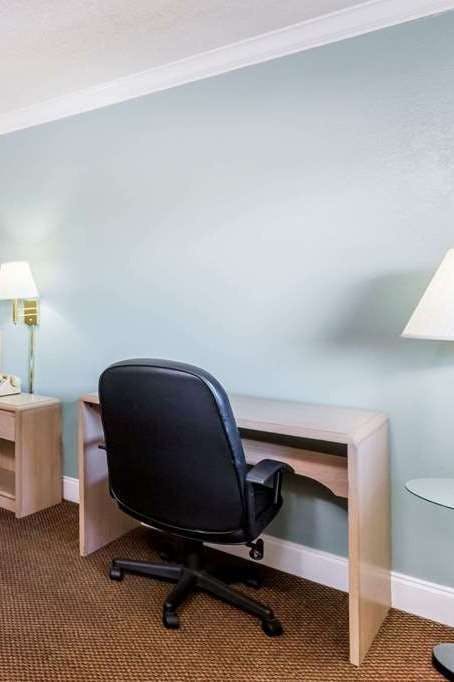 Hotel Super 8 by Wyndham Ft Walton Beach photo 4