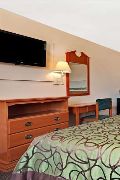 Hotel Super 8 by Wyndham Terrell photo 4