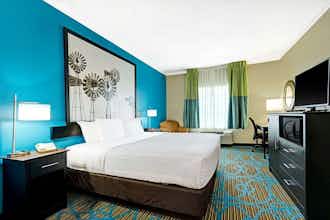 Hotel Super 8 by Wyndham San Antonio/Alamodome Area photo 2