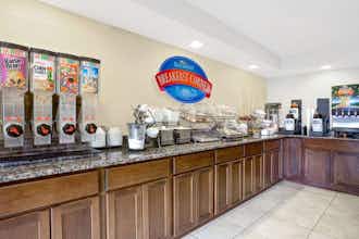 Hotel Baymont San Marcos Outlet Mall photo 5
