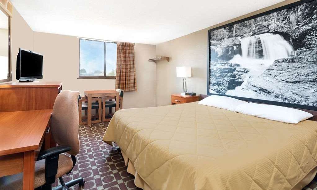 Super 8 by Wyndham Miles City