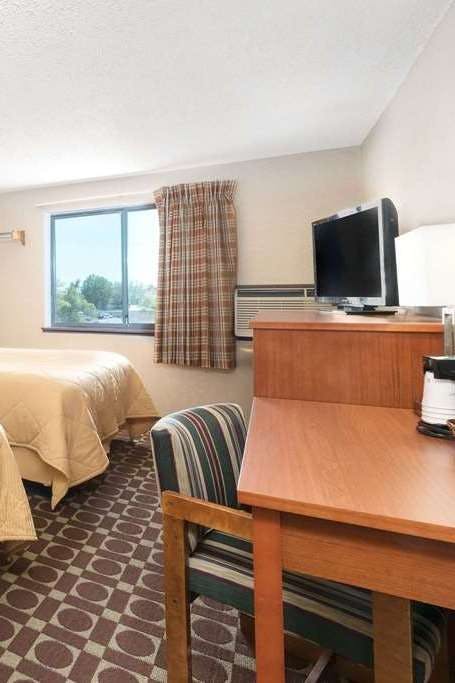 Hotel Super 8 Miles City photo 3