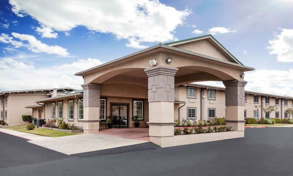 Super 8 by Wyndham Beaumont I-10 South/College St