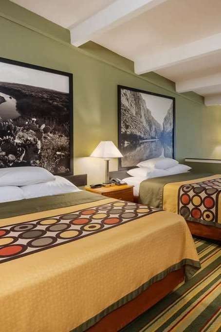 Hotel Super 8 by Wyndham Beaumont I-10 South/College St photo 3