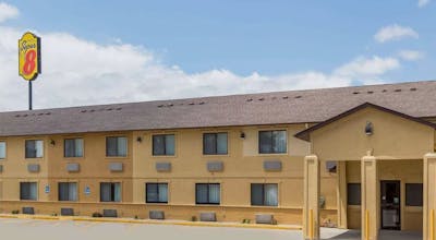 Super 8 by Wyndham Newton