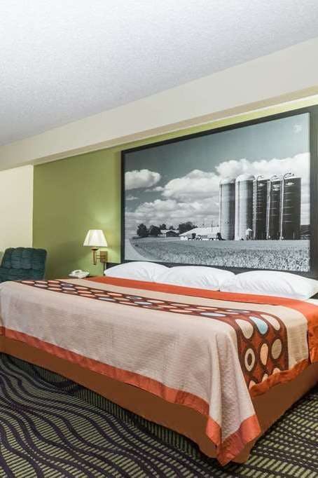 Hotel Super 8 by Wyndham Newton photo 2